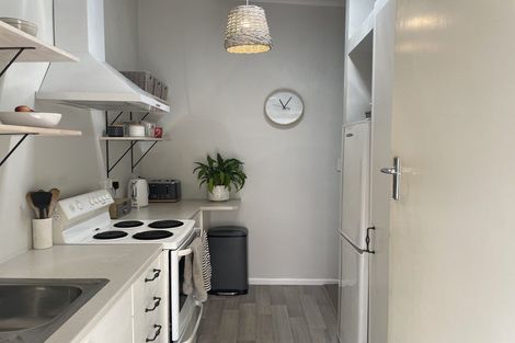 Photo of property in 19 Park Road, Carterton, 5713