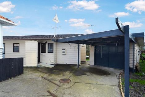 Photo of property in 2/30 Fraser Road, Narrow Neck, Auckland, 0624