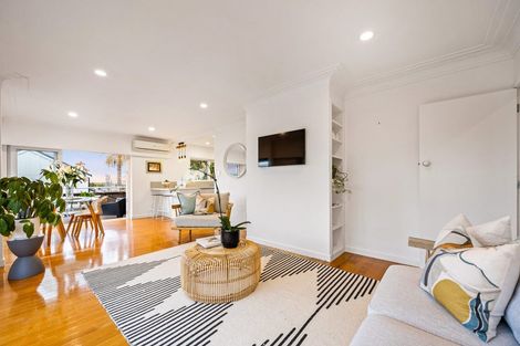 Photo of property in 4a Richards Avenue, Forrest Hill, Auckland, 0620