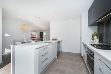 Photo of property in 2 Seddon Street, Takaro, Palmerston North, 4412