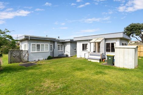 Photo of property in 85 Moana Street, Otaki Beach, Otaki, 5512