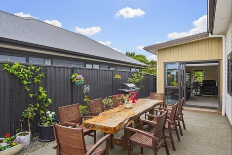 Photo of property in 12 Enereta Road, Otaki, 5512