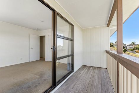 Photo of property in 17 Polkinghorne Drive, Manly, Whangaparaoa, 0930