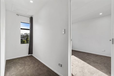 Photo of property in 2b Melleray Place, Randwick Park, Auckland, 2105