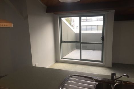 Photo of property in Metro Apartments, 16/220 Thorndon Quay, Pipitea, Wellington, 6011
