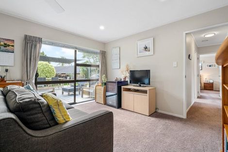 Photo of property in 8 Kuripaka Crescent, The Gardens, Auckland, 2105