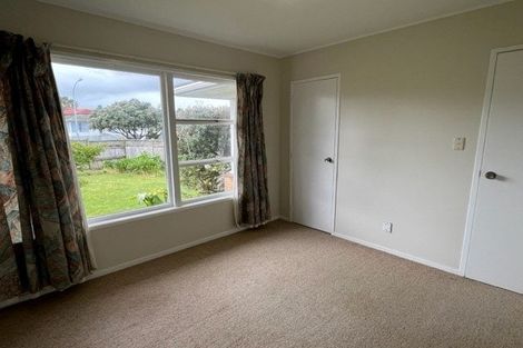Photo of property in 4 Cromdale Avenue, Highland Park, Auckland, 2010