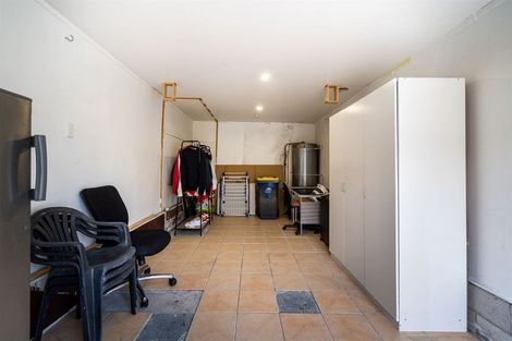 Photo of property in 2/20 Celeste Place, Totara Vale, Auckland, 0627