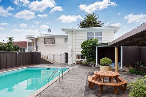 Photo of property in 11 Ayr Road, Pakuranga, Auckland, 2010