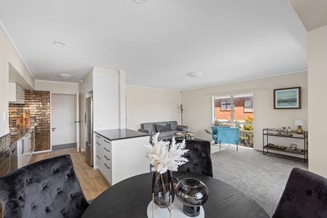 Photo of property in 2a Trafalgar Road, Milford, Auckland, 0620