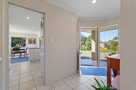 Photo of property in 40 Settlers Grove, Orewa, 0931