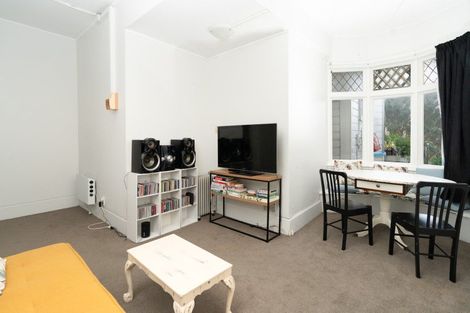 Photo of property in 14 Prince Street, Mount Victoria, Wellington, 6011