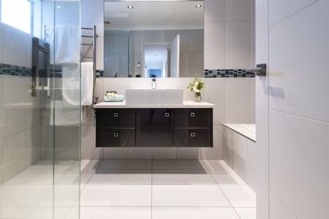 Photo of property in 43 Manor Park, Sunnyhills, Auckland, 2010