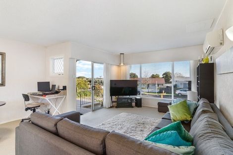 Photo of property in 3 Mack Place, Red Hill, Papakura, 2110