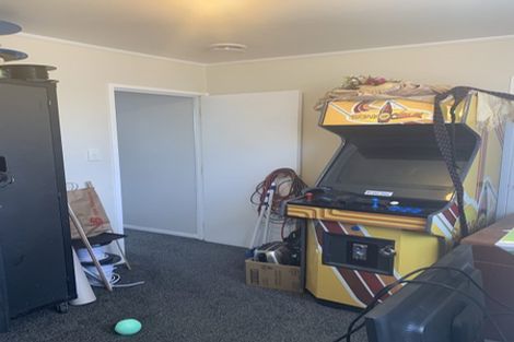 Photo of property in 2/4 Etherton Drive, Weymouth, Auckland, 2103