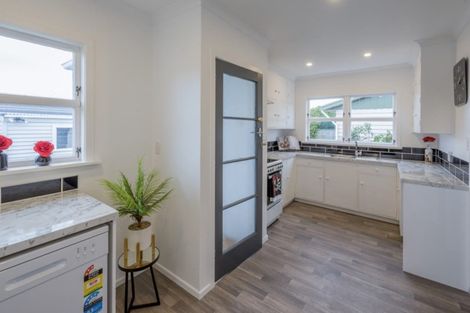 Photo of property in 33 Rugby Street, Levin, 5510