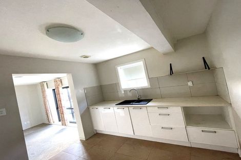 Photo of property in 100 Oakdale Road, Mount Roskill, Auckland, 1041