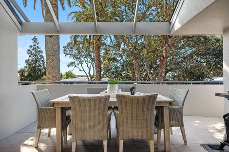 Photo of property in 1/71 Princes Street, Northcote Point, Auckland, 0627