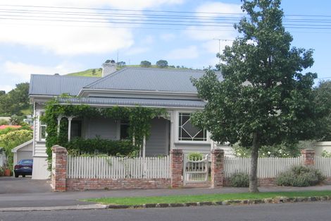 Photo of property in 37 Allenby Avenue, Devonport, Auckland, 0624