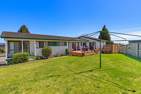 Photo of property in 10 Bradley Place, Lynmore, Rotorua, 3010