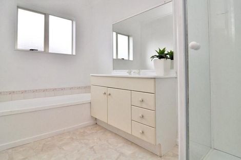 Photo of property in 2/31 Watson Place, Papatoetoe, Auckland, 2025