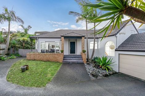 Photo of property in 17 Calypso Way, Unsworth Heights, Auckland, 0632