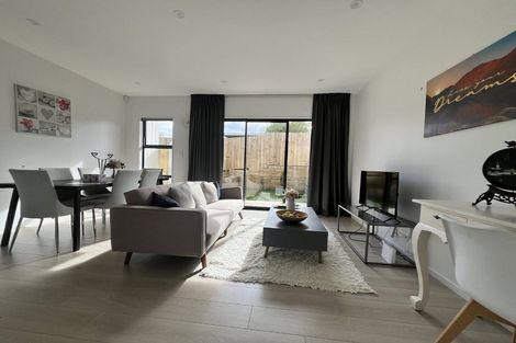 Photo of property in 4/25 Abbotleigh Avenue, Te Atatu Peninsula, Auckland, 0610