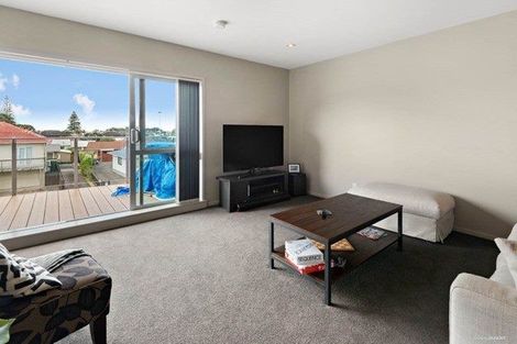 Photo of property in 204/252 Centreway Road, Orewa, 0931