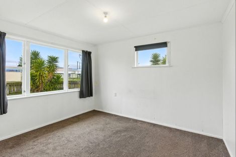 Photo of property in 2 Collingwood Street, Levin, 5510