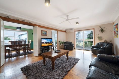 Photo of property in 12 Trig Road, West Harbour, Auckland, 0618