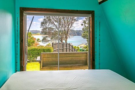 Photo of property in 69 Pye Place, Hot Water Beach, Whitianga, 3591