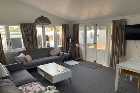 Photo of property in 34 Onewa Road, Northcote Point, Auckland, 0627