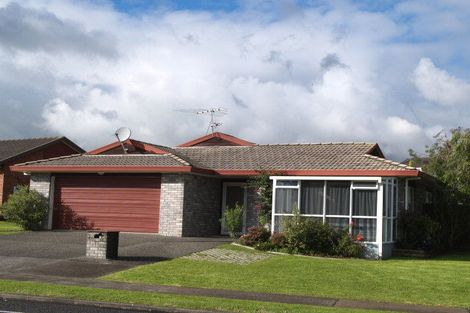 Photo of property in 44 Golfland Drive, Golflands, Auckland, 2013