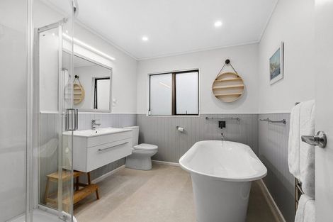 Photo of property in 11 Eclipse Lane, Whitby, Porirua, 5024