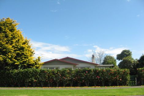 Photo of property in 10 Queens Road, Glen Avon, New Plymouth, 4312