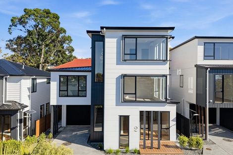 Photo of property in 2/8 Park Rise, Campbells Bay, Auckland, 0630