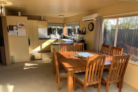 Photo of property in 1 Dymock Place, Bishopdale, Christchurch, 8053