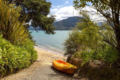 Photo of property in 480 Moetapu Bay Road, Moetapu Bay, Picton, 7282