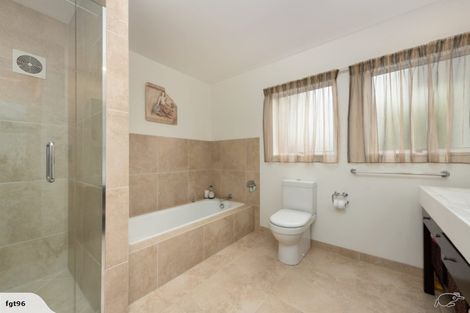 Photo of property in 140a Oceanview Road, Mount Maunganui, 3116