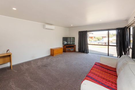Photo of property in 15 Ashburn Lane, Awapuni, Palmerston North, 4412