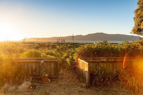 Photo of property in 17 Manly Street, Paraparaumu Beach, Paraparaumu, 5032