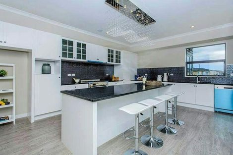 Photo of property in 13 Kohia Way, Huapai, Kumeu, 0810