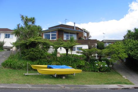 Photo of property in 20 Holt Avenue, Torbay, Auckland, 0630