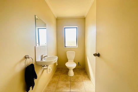 Photo of property in 5 Drumbeg Close, Flat Bush, Auckland, 2019