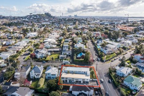 Photo of property in 67 St Vincent Avenue, Remuera, Auckland, 1050