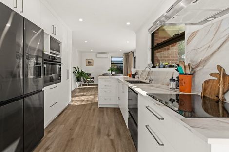 Photo of property in 27 Logan Avenue, Marewa, Napier, 4110