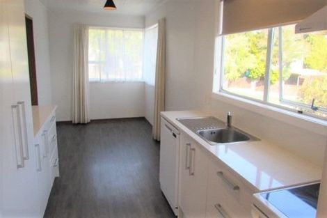 Photo of property in 3 Waari Avenue, Sunnyvale, Auckland, 0612