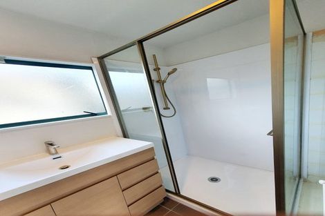 Photo of property in 1/38 Gulf View Road, Murrays Bay, Auckland, 0630
