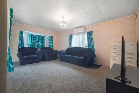 Photo of property in 70 Burundi Avenue, Clendon Park, Auckland, 2103