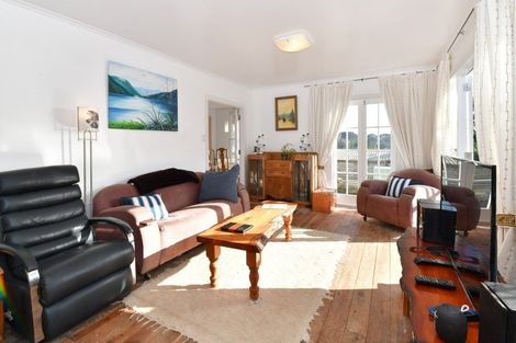 Photo of property in 17a Scott Road, Stanmore Bay, Whangaparaoa, 0932